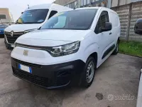 Usata Fiat Doblò 101 CV (74 kW) 2023 Bianco Monovolume