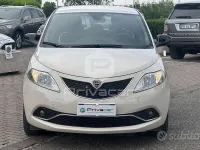 Usata Lancia Ypsilon Gold 69 CV (50 kW) 2017 Bianco Utilitaria