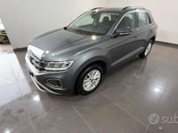 Usata VW T-Roc Life 149 CV (109 kW) 2022 Grigio SUV