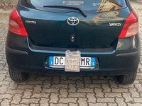 Usata Toyota Yaris 69 CV (50 kW) 2006 Verde Utilitaria