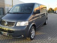 Usata VW Caravelle 174 CV (127 kW) 2007 Grigio Berlina