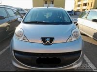Usata Peugeot 107 54 CV (39 kW) 2007 Grigio Utilitaria
