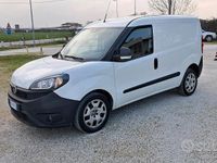 Usata Fiat Doblò S 120 CV (88 kW) 2021 Bianco Monovolume