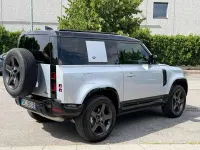 Usata Land Rover Defender SE Dynamic 200 CV (147 kW) 2022 Argento SUV