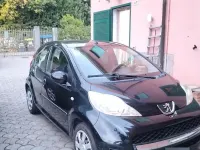 Usata Peugeot 107 68 CV (50 kW) 2010 Nero Utilitaria