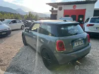 Usata Mini Cooper D 116 CV (85 kW) 2019 Grigio Utilitaria