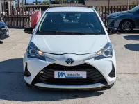 Usata Toyota Yaris Hybrid Cool 72 CV (52 kW) 2018 Bianco Berlina