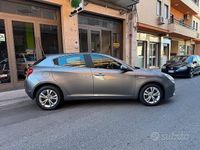 Usata Alfa Romeo Giulietta Distinctive 105 CV (77 kW) 2011 Grigio Utilitaria