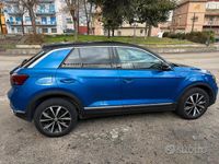 Usata VW T-Roc 115 CV (84 kW) 2020 Blu SUV
