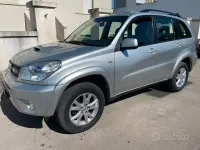Usata Toyota RAV4 Sol 116 CV (85 kW) 2005 Grigio SUV