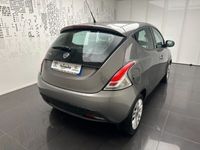 usata Lancia Ypsilon 1.2 69 CV 5 porte Silver