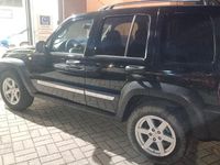 Usata Jeep Cherokee 163 CV (119 kW) 2006 Nero SUV