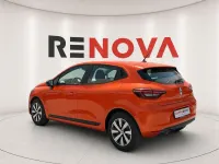 Usata Renault Clio Equilibre 101 CV (74 kW) 2023 Arancione Utilitaria