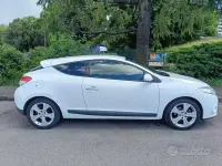 Usata Renault Mégane Coupé 110 CV (80 kW) 2011 Bianco Coupé