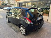 Usata Lancia Ypsilon Silver 95 CV (69 kW) 2018 Nero Utilitaria