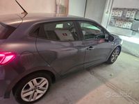 Usata Renault Clio V 90 CV (66 kW) 2021 Grigio Utilitaria