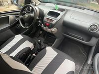Usata Toyota Aygo 67 CV (49 kW) 2007 Grigio Utilitaria