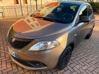 Usata Lancia Ypsilon 69 CV (50 kW) 2019 Grigio Utilitaria