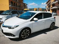 Usata Toyota Auris Lounge 112 CV (82 kW) 2016 Bianco Berlina
