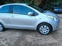 Usata Toyota Yaris Sol 69 CV (50 kW) 2007 Grigio Utilitaria