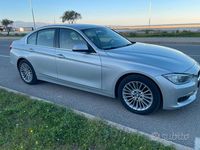 Usata BMW 318 Luxury Line 143 CV (105 kW) 2012 Grigio Berlina