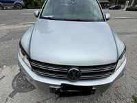 Usata VW Tiguan 140 CV (102 kW) 2011 Grigio SUV