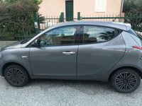 Usata Lancia Ypsilon Gold 69 CV (50 kW) 2019 Grigio Utilitaria