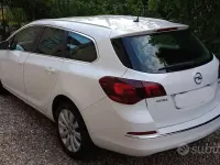 Usata Opel Astra 130 CV (95 kW) 2014 Bianco Station wagon