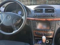 Usata Mercedes E220 122 CV (89 kW) 2003 Grigio Berlina