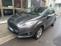 Usata Ford Fiesta Titanium 75 CV (55 kW) 2017 Grigio Utilitaria
