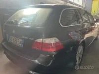 Begagnad BMW 530 235 HK (172 kW) 2007 Svart Kombi