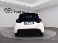 Usata Toyota Yaris Active 116 CV (85 kW) 2025 Bianco Utilitaria