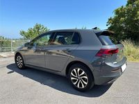 Usata VW Golf VIII Active 116 CV (85 kW) 2021 Grigio Berlina