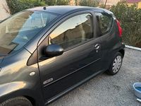 Usata Peugeot 107 68 CV (50 kW) 2007 Grigio Utilitaria