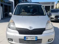 Usata Toyota Yaris Verso 86 CV (63 kW) 2001 Grigio Monovolume