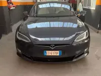 Usata Tesla Model S 186 kW (253 CV) 2020 Grigio Utilitaria
