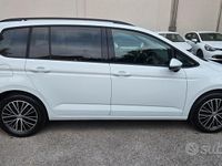 Usata VW Touran Executive 150 CV (110 kW) 2019 Bianco Monovolume