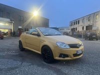 Usata Opel Tigra Sport 125 CV (91 kW) 2006 Giallo Cabrio