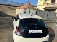Usata Lancia Ypsilon Platinum 69 CV (50 kW) 2014 Bianco pastello Utilitaria