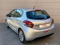 Usata Peugeot 208 82 CV (60 kW) 2016 Grigio Utilitaria