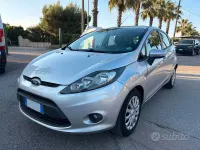Usata Ford Fiesta Titanium 82 CV (60 kW) 2010 Grigio Berlina