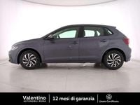 Usata VW Polo Life 95 CV (69 kW) 2023 Grigio Utilitaria