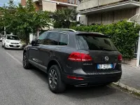 Usata VW Touareg 240 CV (176 kW) 2011 Grigio SUV