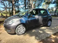 Usata Toyota Yaris 69 CV (50 kW) 2010 Grigio Utilitaria