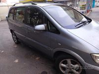 Usata Opel Zafira 97 CV (71 kW) 2005 Grigio Monovolume
