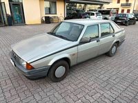 Usata Alfa Romeo 75 110 CV (80 kW) 1988 Grigio Berlina