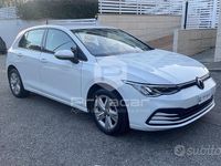 Usata VW Golf VIII Life 110 CV (80 kW) 2023 Bianco Utilitaria