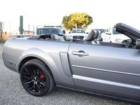 Usata Ford Mustang GT 213 CV (156 kW) 2007 Grigio Cabrio