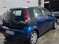 Usata Smart ForFour Pulse 95 CV (69 kW) 2005 Blu Utilitaria