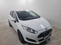 Usata Ford Fiesta Titanium 95 CV (69 kW) 2017 Bianco Utilitaria